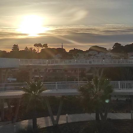 Centre Port,Studio Cosy,Vue Piscine Et Sur Le Parking Prive Ainsi Que Le Mont Saint Martin Agde Ngoại thất bức ảnh