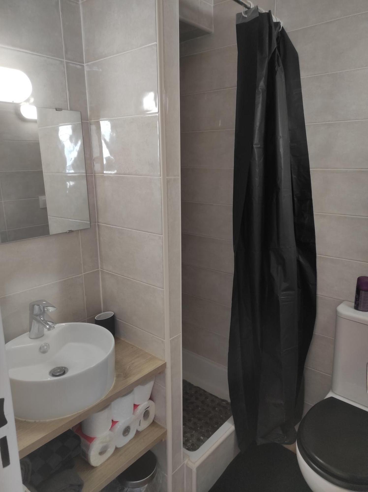 Centre Port,Studio Cosy,Vue Piscine Et Sur Le Parking Prive Ainsi Que Le Mont Saint Martin Agde Ngoại thất bức ảnh