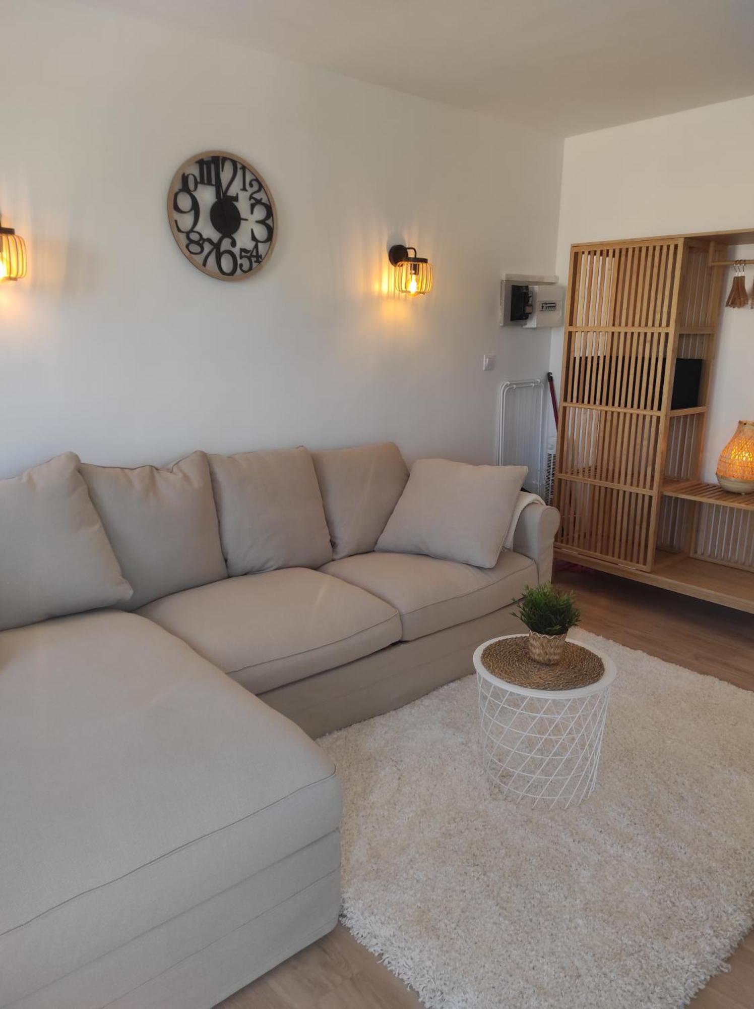 Centre Port,Studio Cosy,Vue Piscine Et Sur Le Parking Prive Ainsi Que Le Mont Saint Martin Agde Ngoại thất bức ảnh