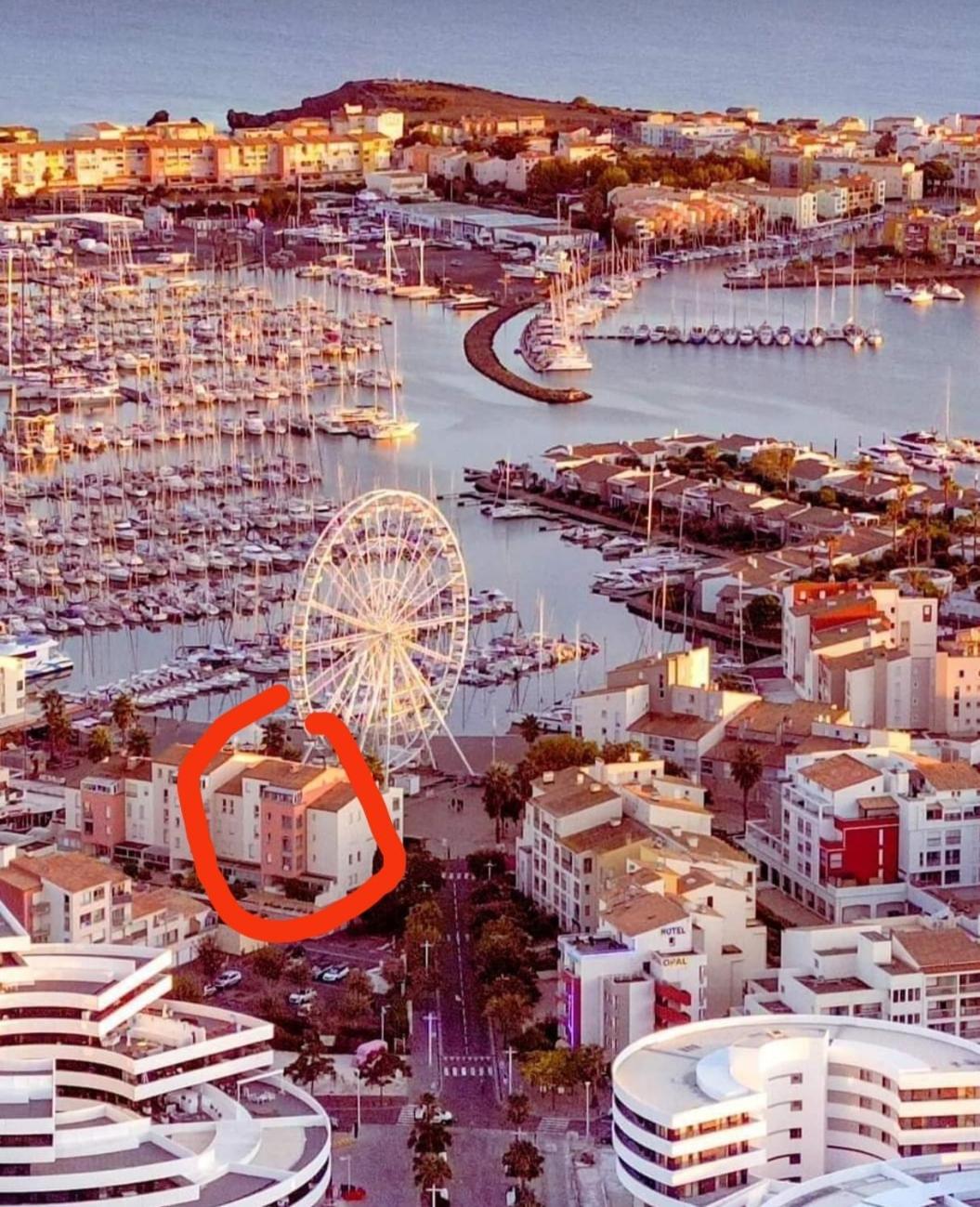 Centre Port,Studio Cosy,Vue Piscine Et Sur Le Parking Prive Ainsi Que Le Mont Saint Martin Agde Ngoại thất bức ảnh